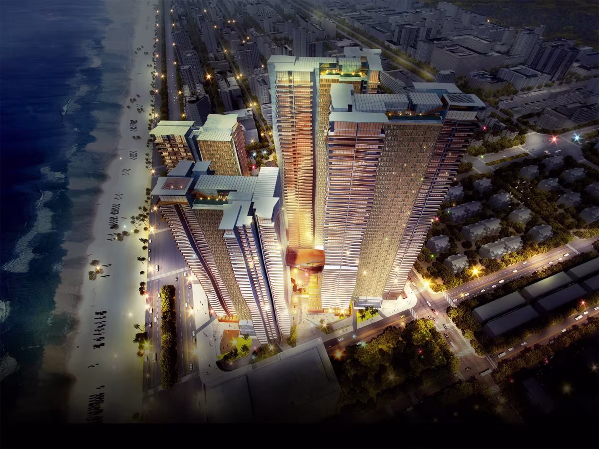 Soleil Da Nang is a premium mixed-use complex of luxury residences and hotels, located at the beachfront intersection of Vo Nguyen Giap and Pham Van Dong. The development features four towers rising 47 to 58 floors, designed by Aedas (Hong Kong) and operated by Wyndham Hotel Group. With its prime coastal location, Soleil offers breathtaking views of the East Sea and the Da Nang skyline, setting new standards for modern living. Residents enjoy a full range of 5-star amenities, including infinity