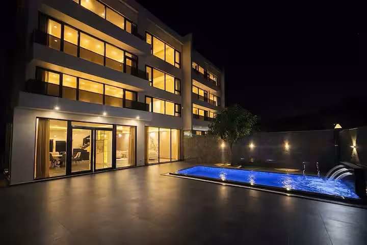 Experience luxury coastal living in Son Tra District, newly built villa featuring premium high-end finishes and breathtaking direct ocean views. 4 bedrooms, quiet area
