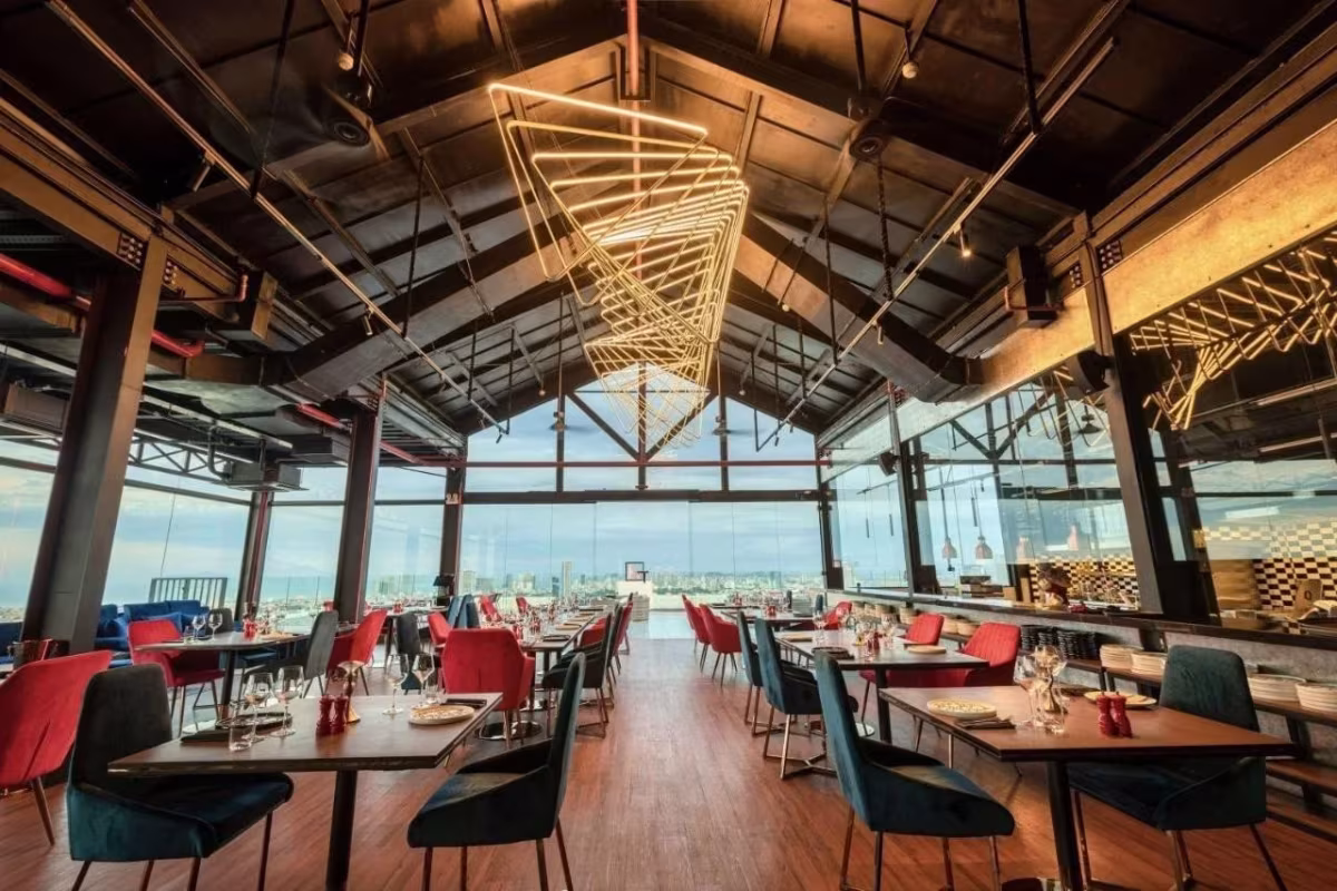 TWO-BEDROOM SERVICED APARTMENT FOR RENT IN GOLDEN BAY, DA NANG The Wyndham Danang Golden Beach is a place with