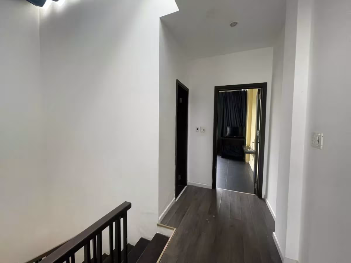 A 2-storey house for sale is located on An Thuong Street, My An Ward, Ngu Hanh Son District, Da Nang