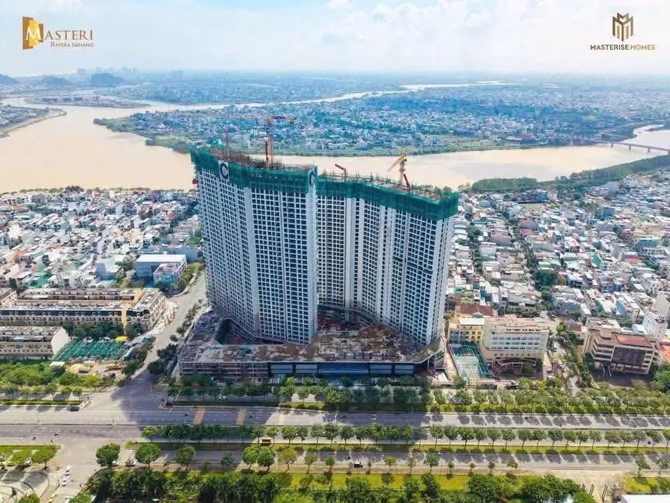 Rare dual-key 3-bedroom river-view apartment at Masteri Rivera Da Nang featuring 101 m² layout and premium built-in interiors. The only remaining unit available for foreign buyers and the final developer inventory unit in the entire project. Ideal for luxury living, rental investment, and long-term value growth in central Da Nang.