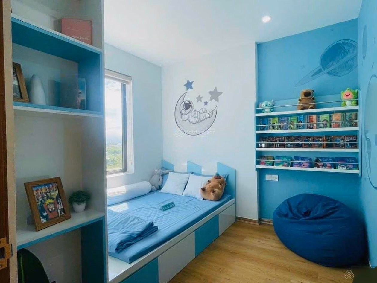 Owner urgently sells 2 bedroom apartment with sea view CC Ori Bau Tram Da Nang, price 2.1x billion. Long-term pink book
