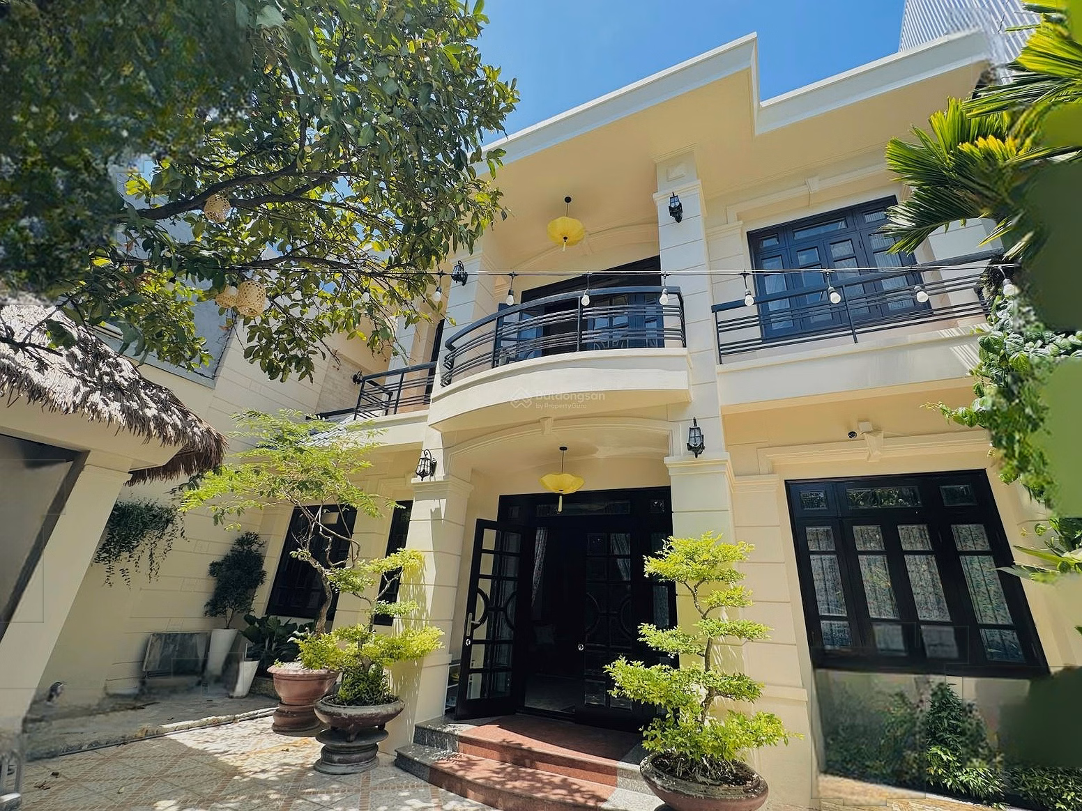 Dien Bien Phu 3-storey house for sale, 201m2 with 4 bedrooms, 4 bathrooms, 5 minutes from Nguyen Tat Thanh beach
