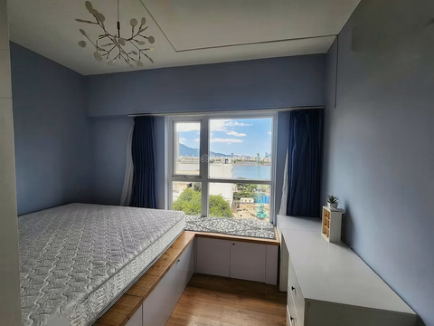 Da Nang Plaza luxury apartment for rent in the city center, ready to move in, 2 bedrooms, 79m², fully furnished, 18 million