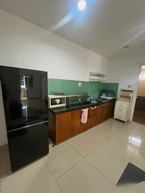 2-Bedroom Apartment for Rent at La Paz Tower, Nguyen Chi Thanh – High Floor in City Center