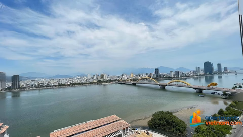 High Floor 2-Bedroom Corner Apartment for Rent at Sun Ponte with Direct Han River View