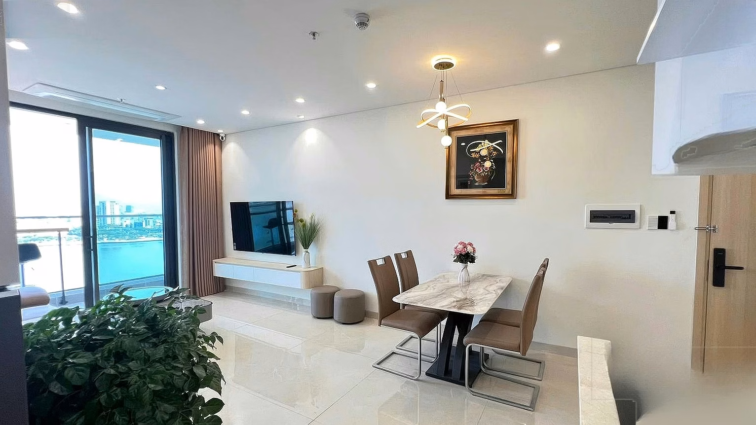 Furnished 2-Bedroom Corner Apartment for Rent with Han River View at Sun Ponte – Move-In Ready