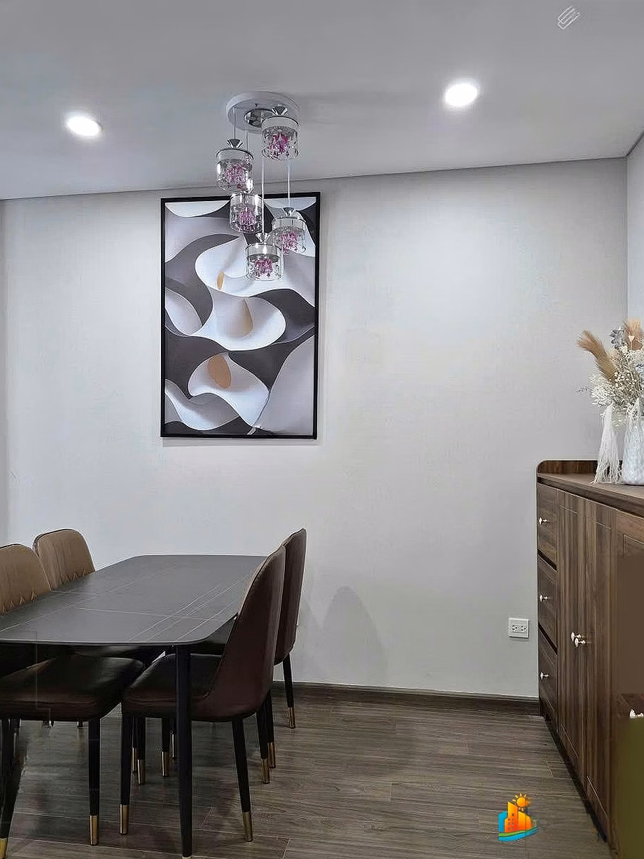 Owner rents 2-bedroom FPT Plaza apartment, fully furnished, immediate occupancy, flexible payment