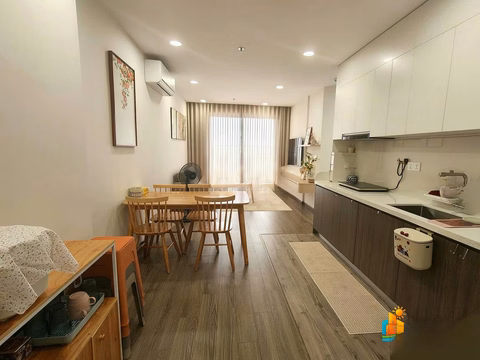 Owner needs to rent FPT Plaza apartment 3 types: 3 bedrooms, 2 bathrooms, 100% new furniture