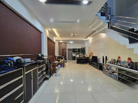 Whole house for rent, clean and beautiful, high-class residential area, near the sea, near the river, opposite a very beautiful Park