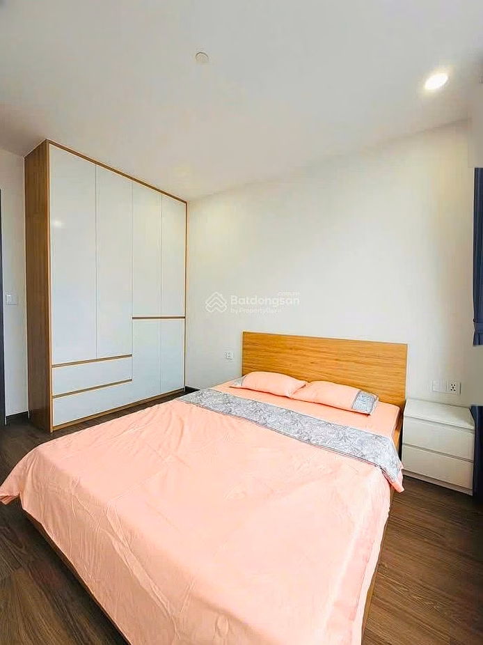 Owner needs to rent 2-bedroom FPT Plaza apartment with 3 corner units, area 67m², price only 14 million/month