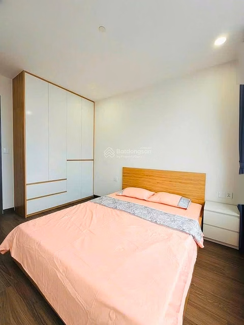 Owner needs to rent 2-bedroom FPT Plaza apartment with 3 corner units, area 67m², price only 14 million/month