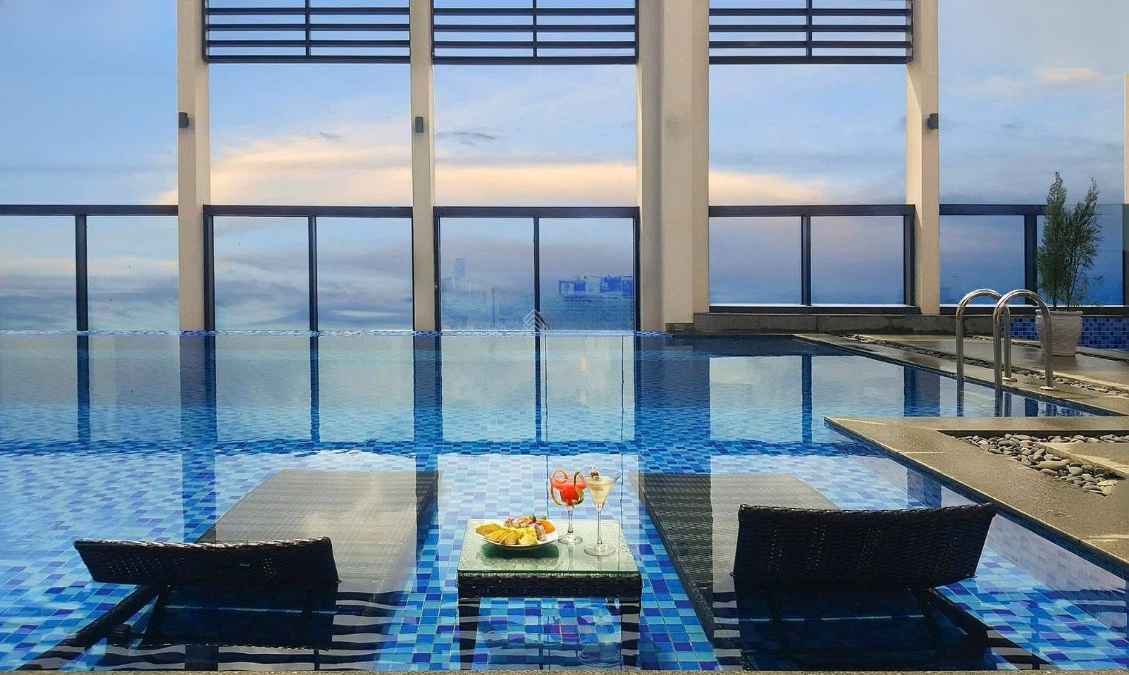 Luxury apartment for rent at Luxury Alphanam, modern furniture - Contact 0931 930 ***