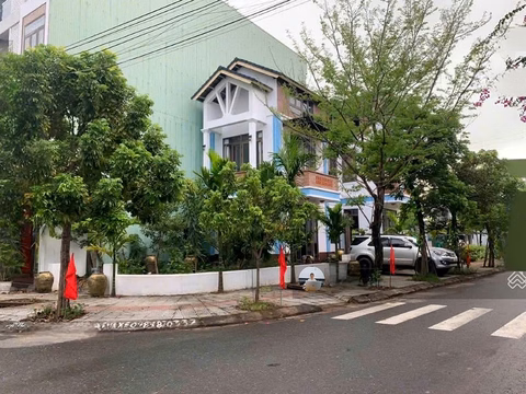 3-storey house for rent - garden - 2 street frontages - Pham Xuan An
