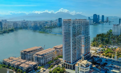 The owner rents an apartment with Han Ponte river view, full of high-class furniture, priced at only 20 million/month.