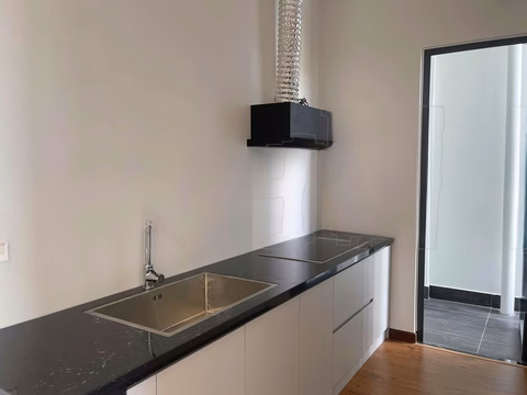Owner rents Mia 2 bedroom apartment next to Polytechnic University, Hoa Khanh market, Mega supermarket