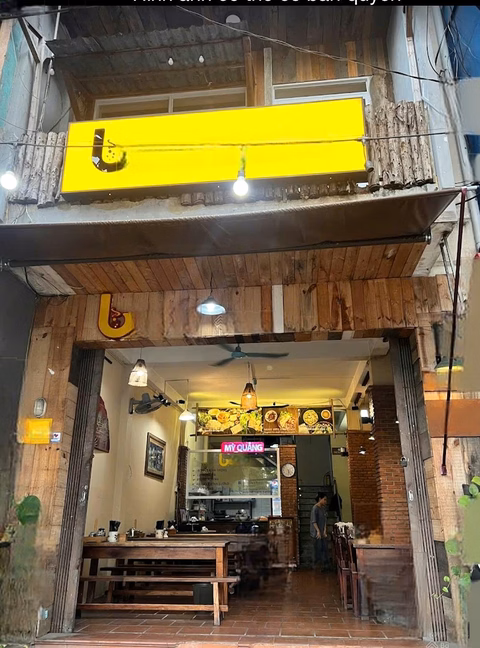 House for rent at 231 Dong Da, busy business