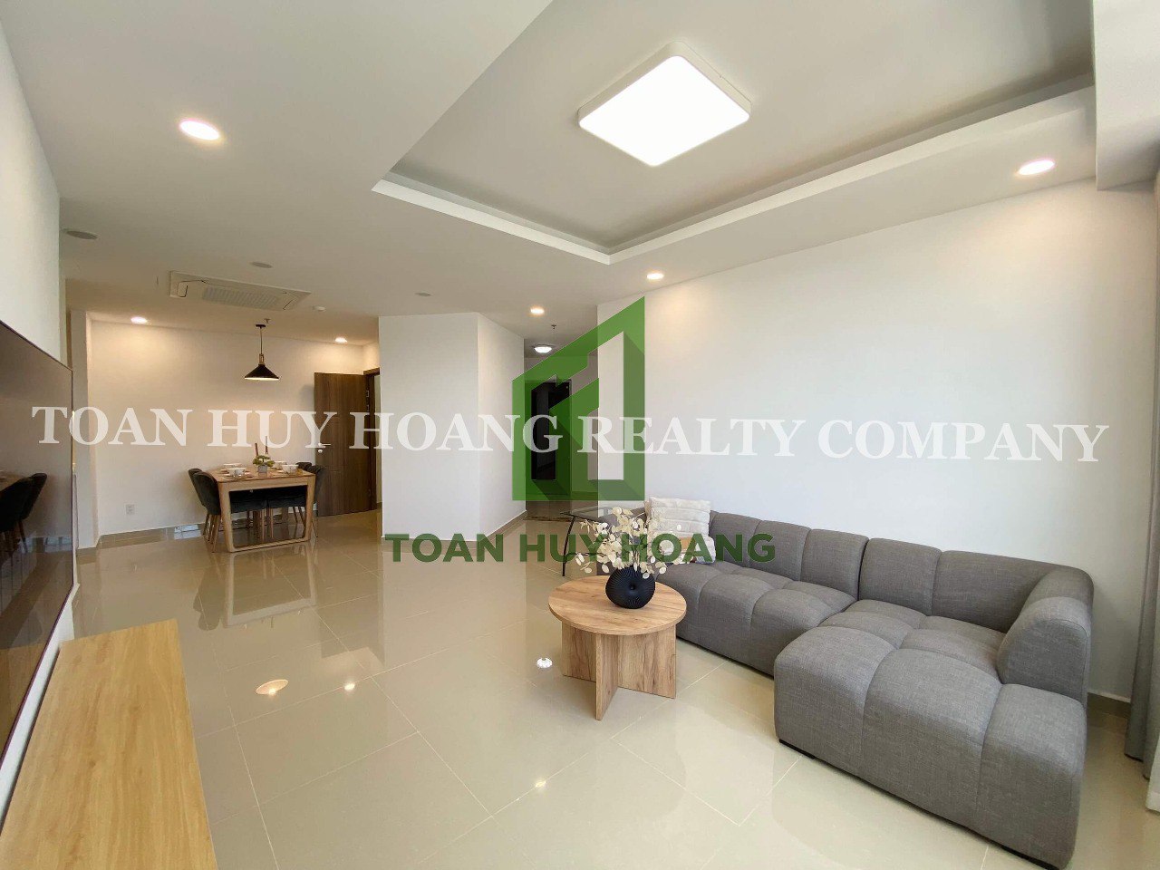 Blooming 2 bedroom apartment for rent, high floor, nice view