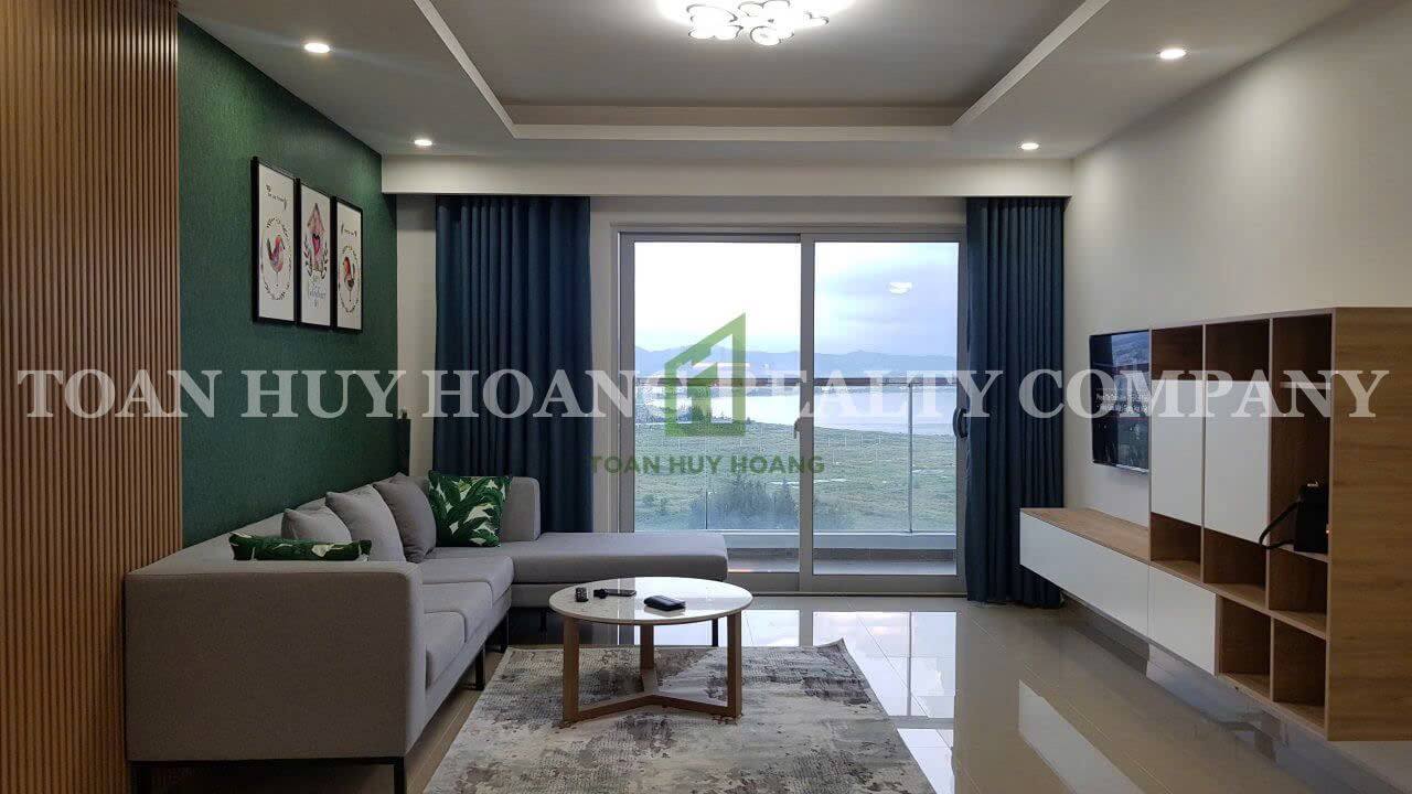Luxury 2BR Apartment at Blooming High Floor | C703