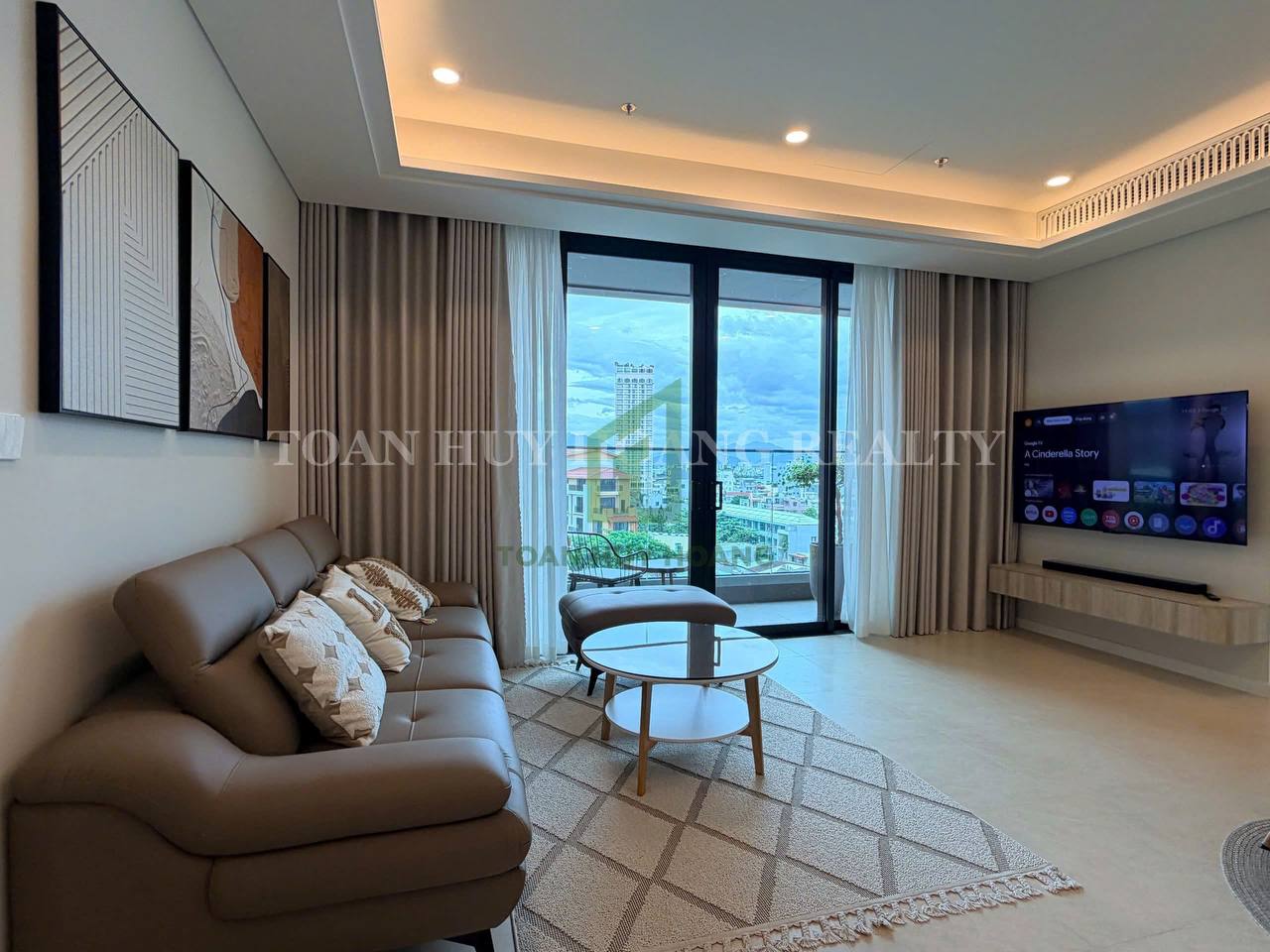 Luxury 2BR Apartment at Panoma 1 With Office | E161