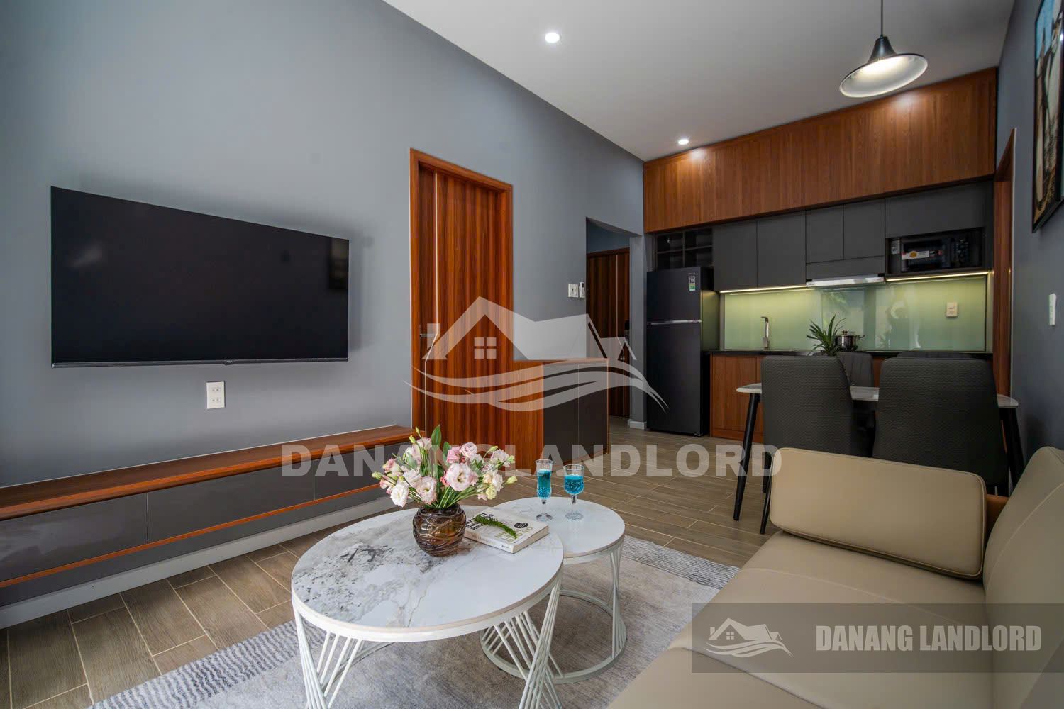 Beautiful Modern 2-Bedroom Apartment Near the Beach \u2013 C917