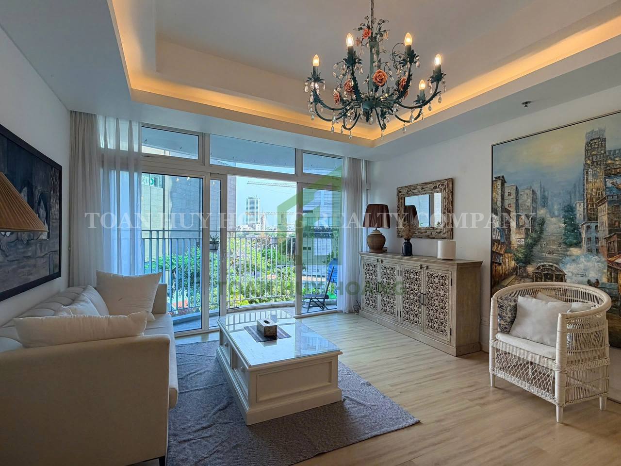 Modern 1BR Apartment Azura Han River Area | E216