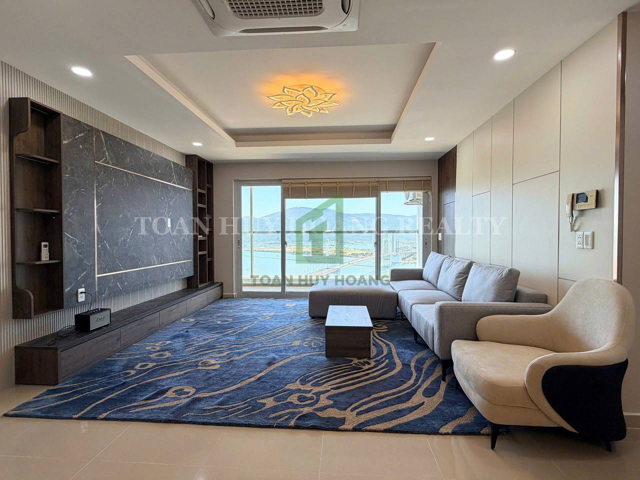 Luxury 3BR Sea & River View Apartment at Blooming | E242