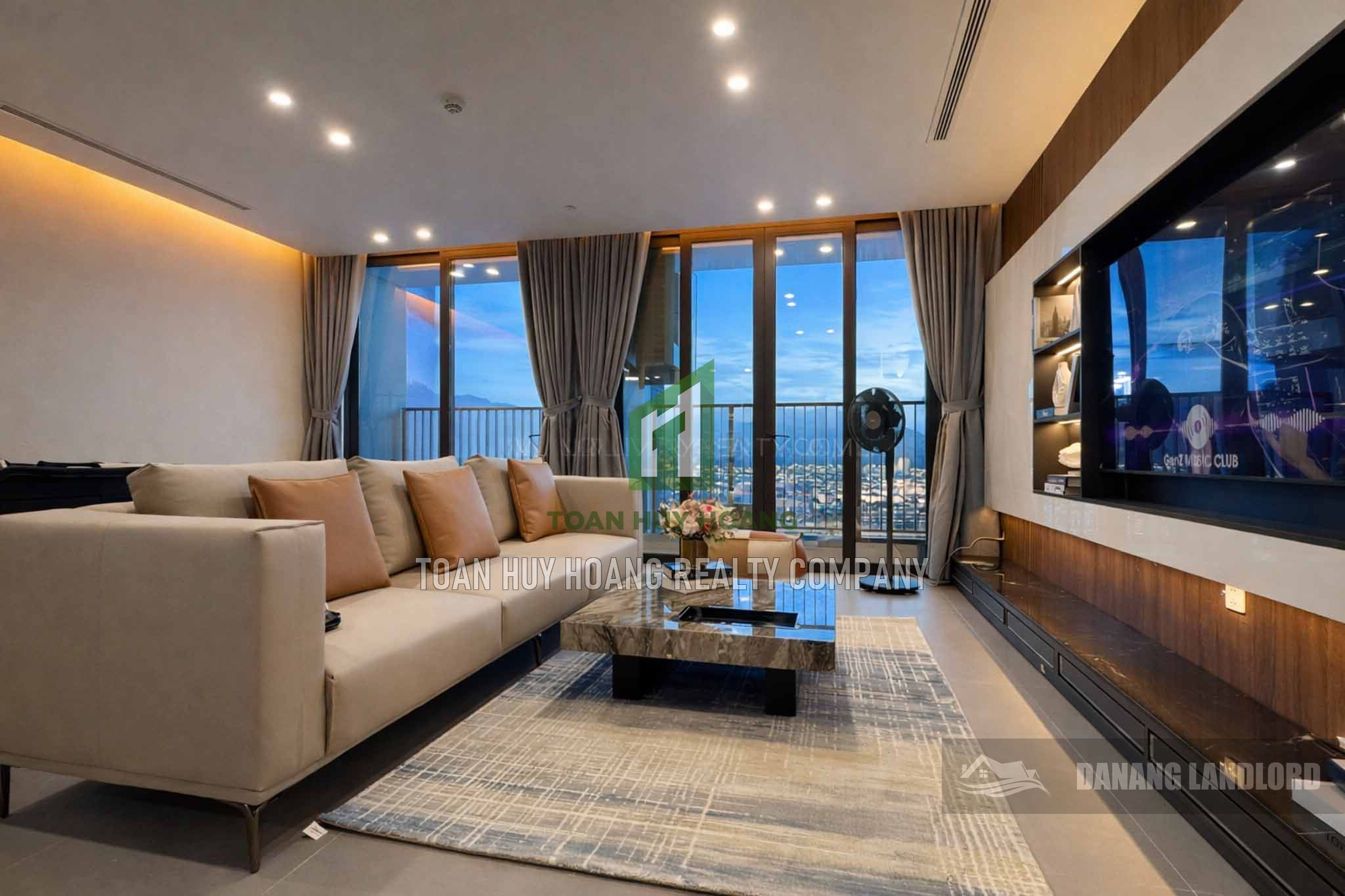 SAM Tower 2BR Apartment Direct Han River View | E150