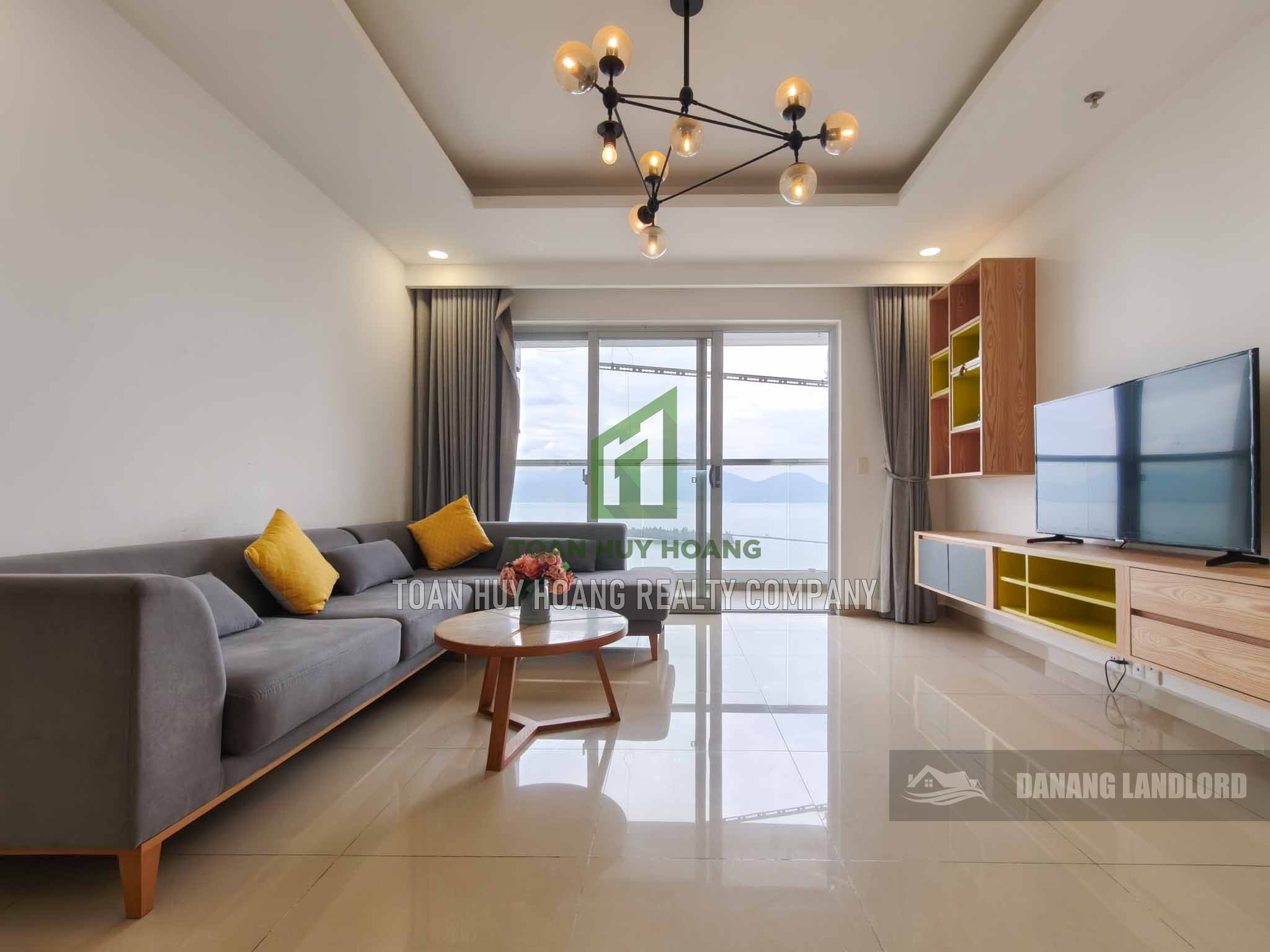 Blooming 3 Bedroom High Floor Apartment with Sea View | E034