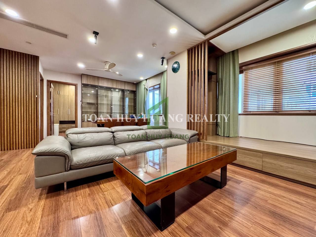 Luxury 3BR Apartment Danang Plaza Pool View | E217