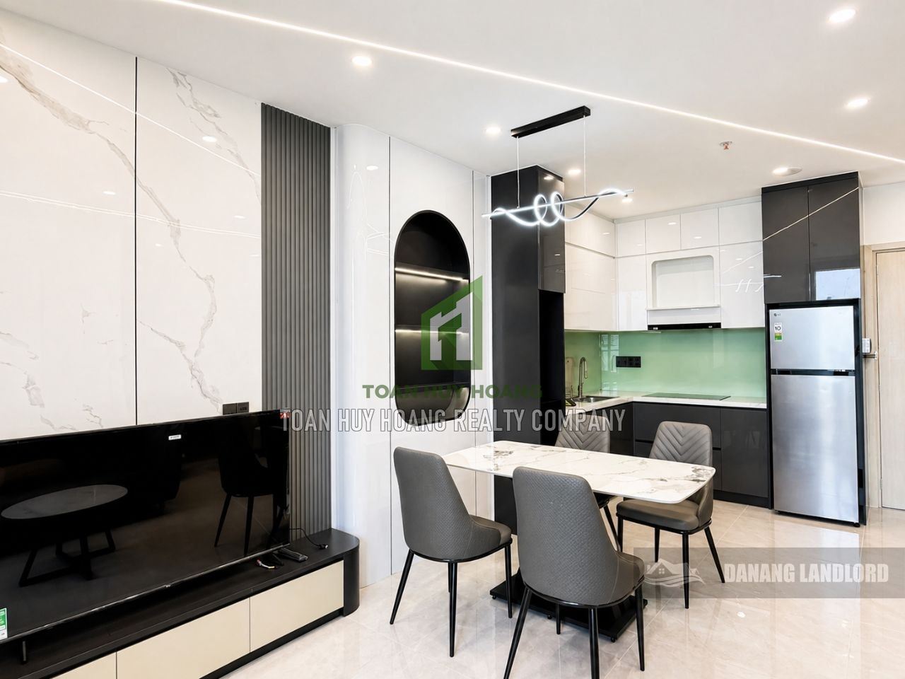 Modern 1BR Plus Apartment Panoma Near Beach River | E211