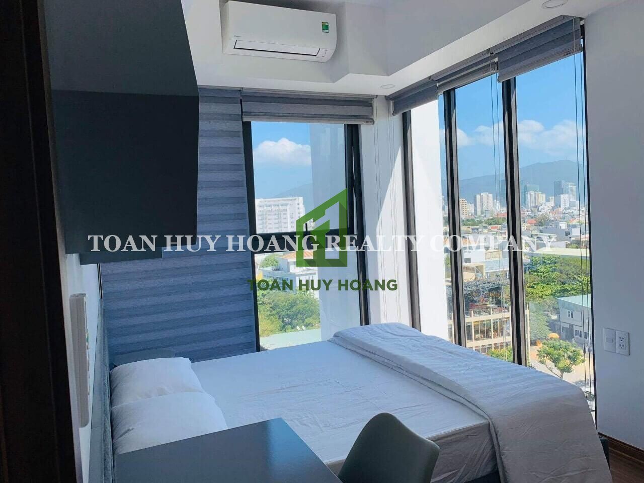 Modern 2BR apartment near Vincom Plaza – A265