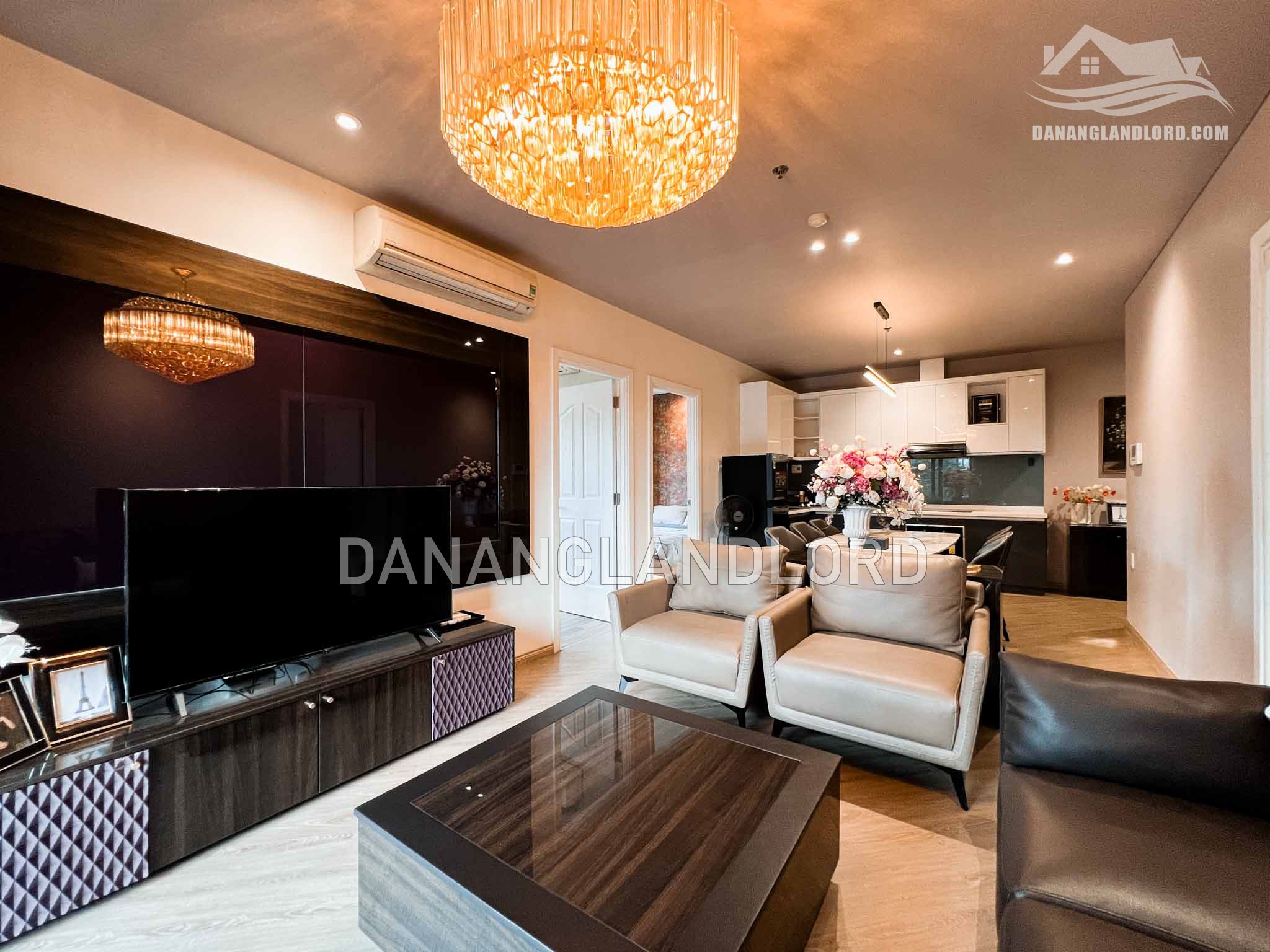 Luxurious 3 bedroom Monarchy apartment – C429
