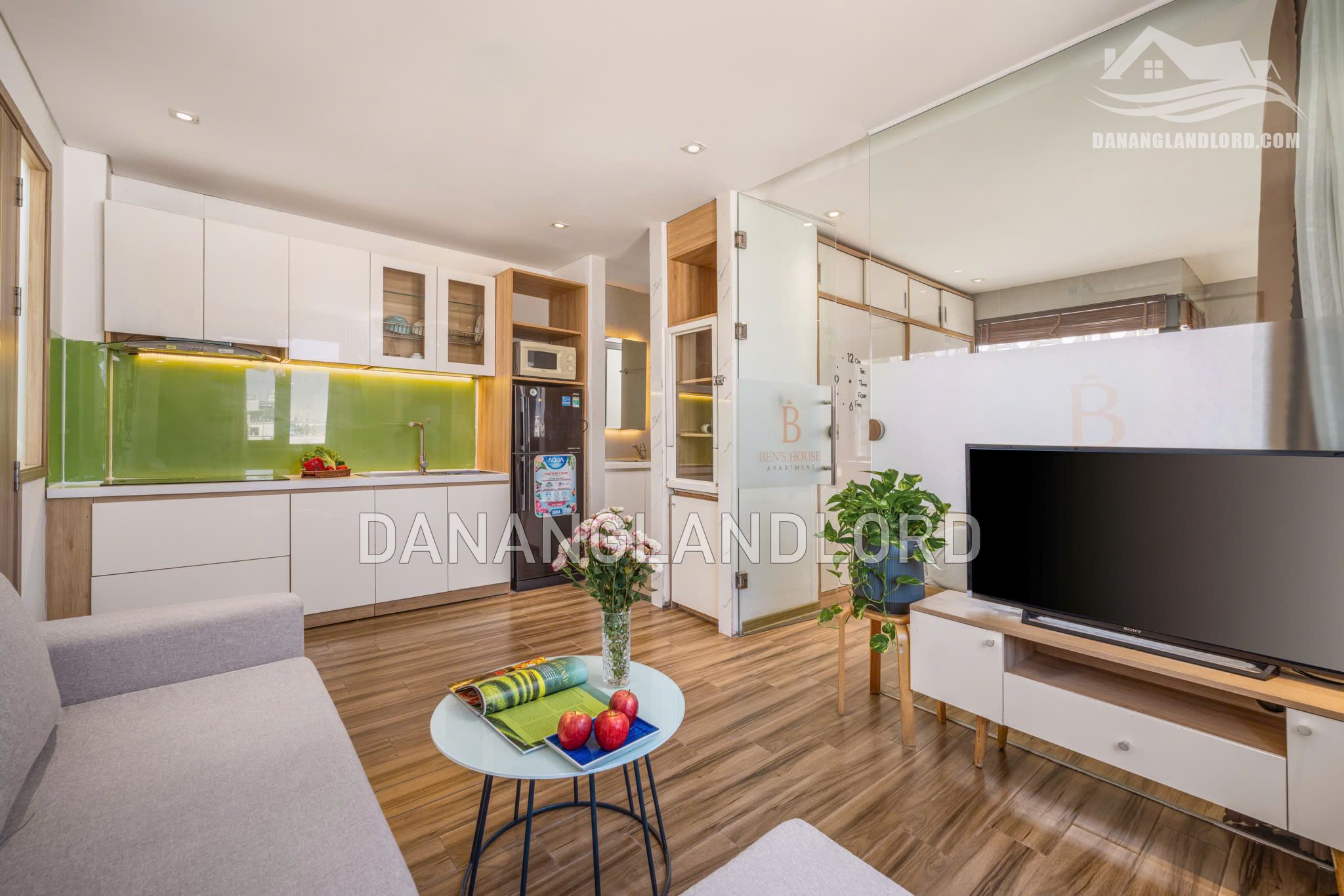 Beautiful One Bedroom Apartment, 45m2, Fully Furniture, from the Pham Van Dong Beach 500m.