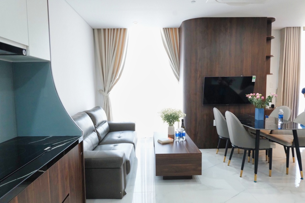 Monarchy 2BR apartment on 14th floor with sea view – C275