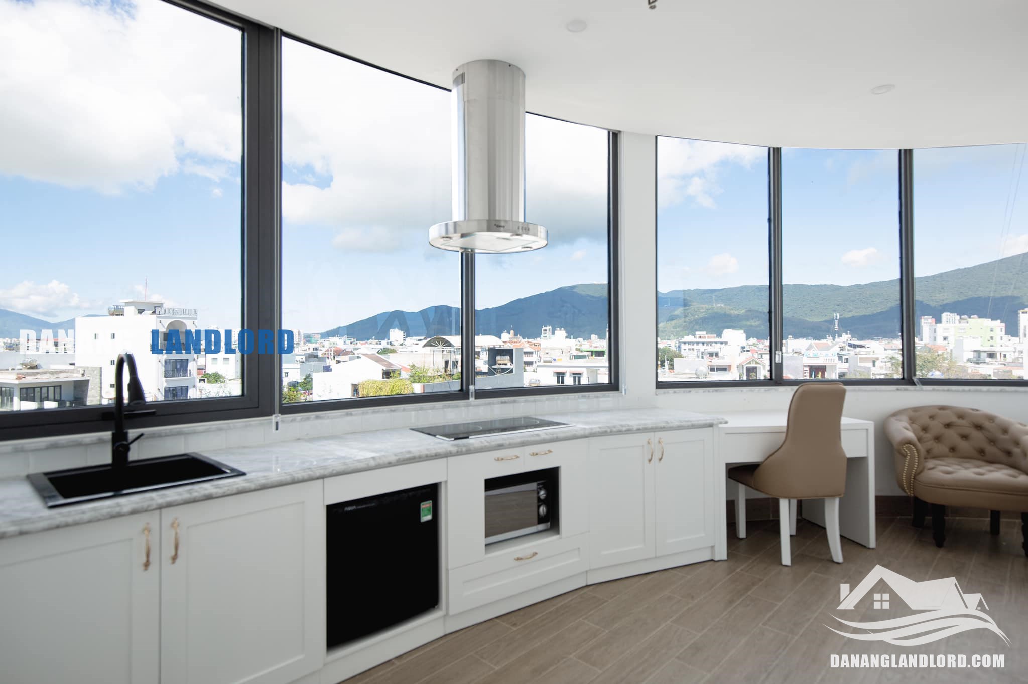 Hiyori 2 bedroom apartment with Dragon bridge view – C238