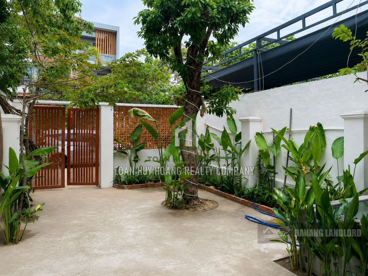 Modern 2BR House Near Marble Mountains | D643