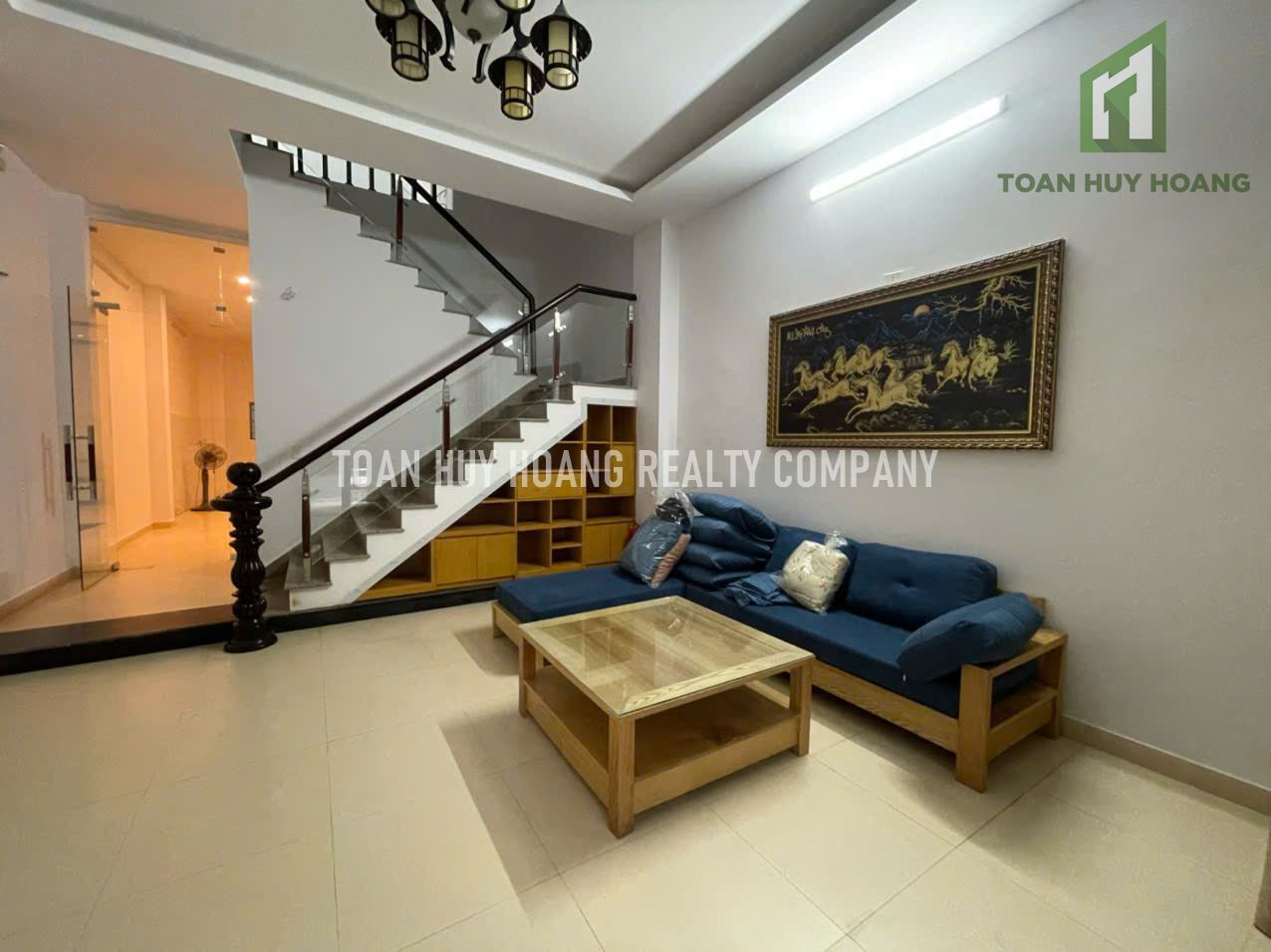 House for rent with 4 bedrooms in Pham Van Dong area – D131