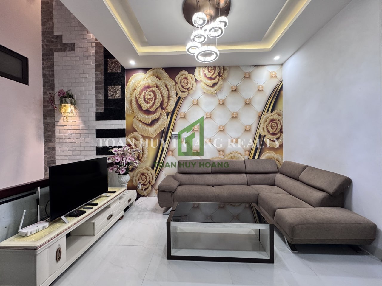 Modern 4BR House Hoa Cuong Bac With Garage | D607