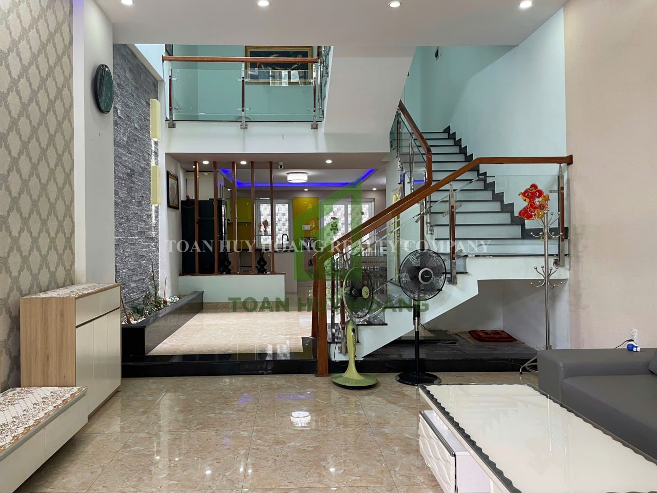 3 bedroom house for rent near Vincom \u2013 D202