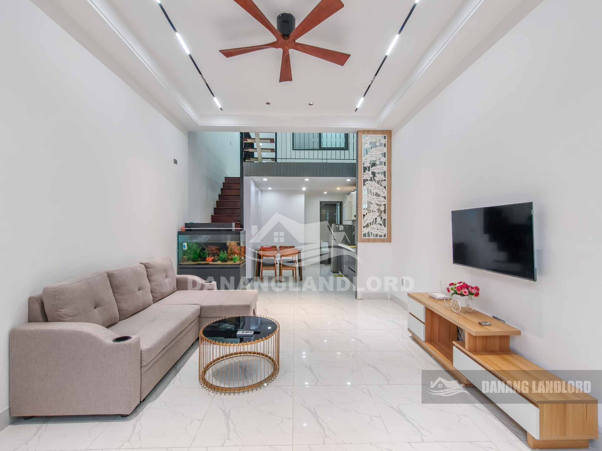 2 storey house with 3 bedrooms near 3\/2 Park \u2013 D366
