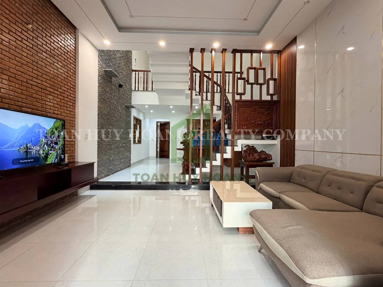 Modern 3BR House Nam Viet A Area Da Nang | D543