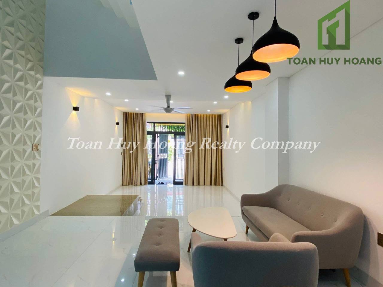 Modern 3BR House Pham Van Dong Near My Khe Beach | D525