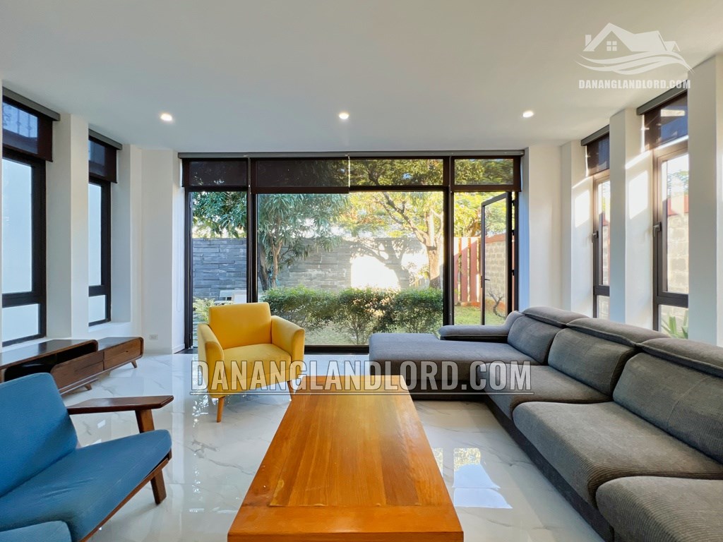Luxurious 5-Bedroom Villa with a Pool for Rent in Hoa Hai – B936