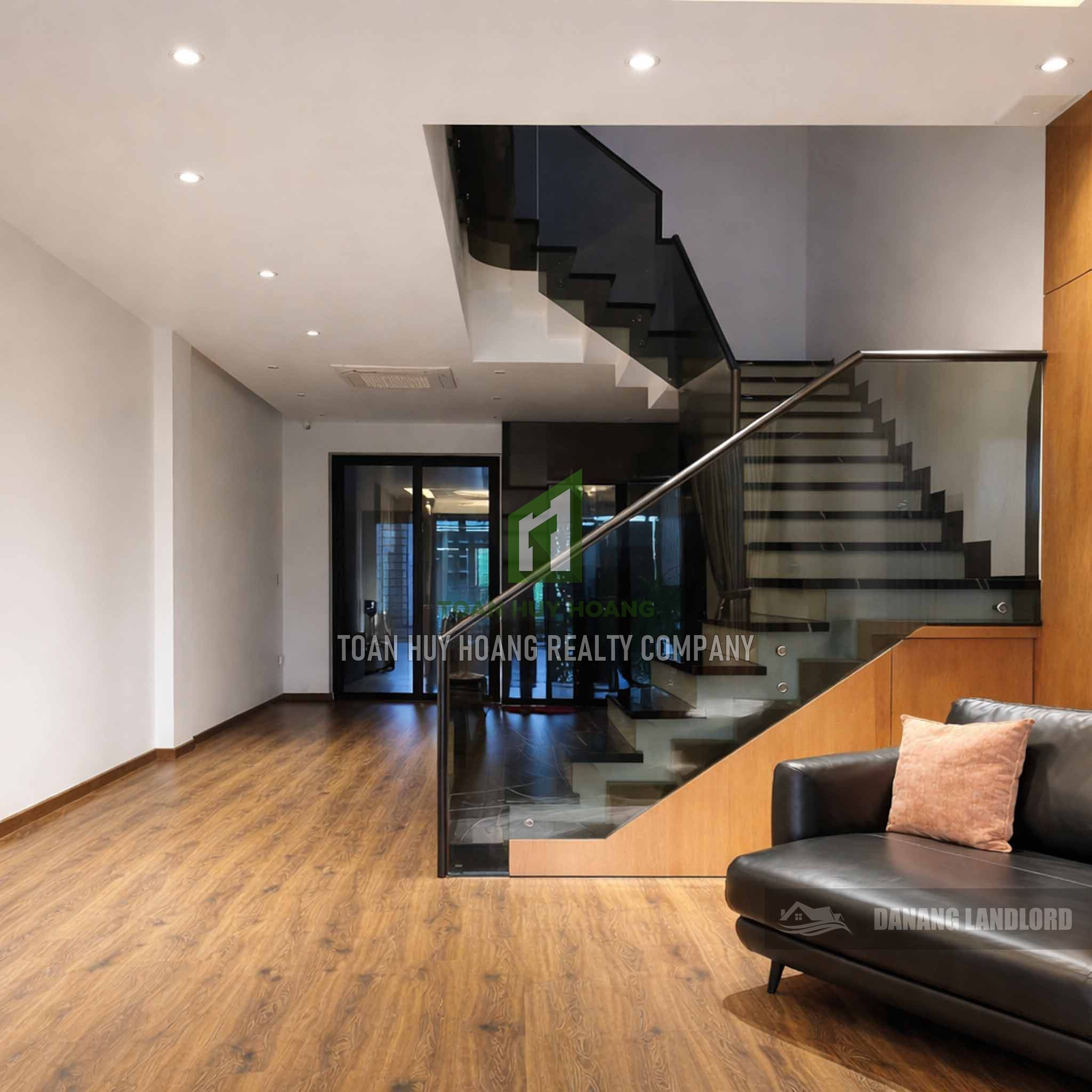 Modern Luxury 3BR House Hoa Xuan Center | D441