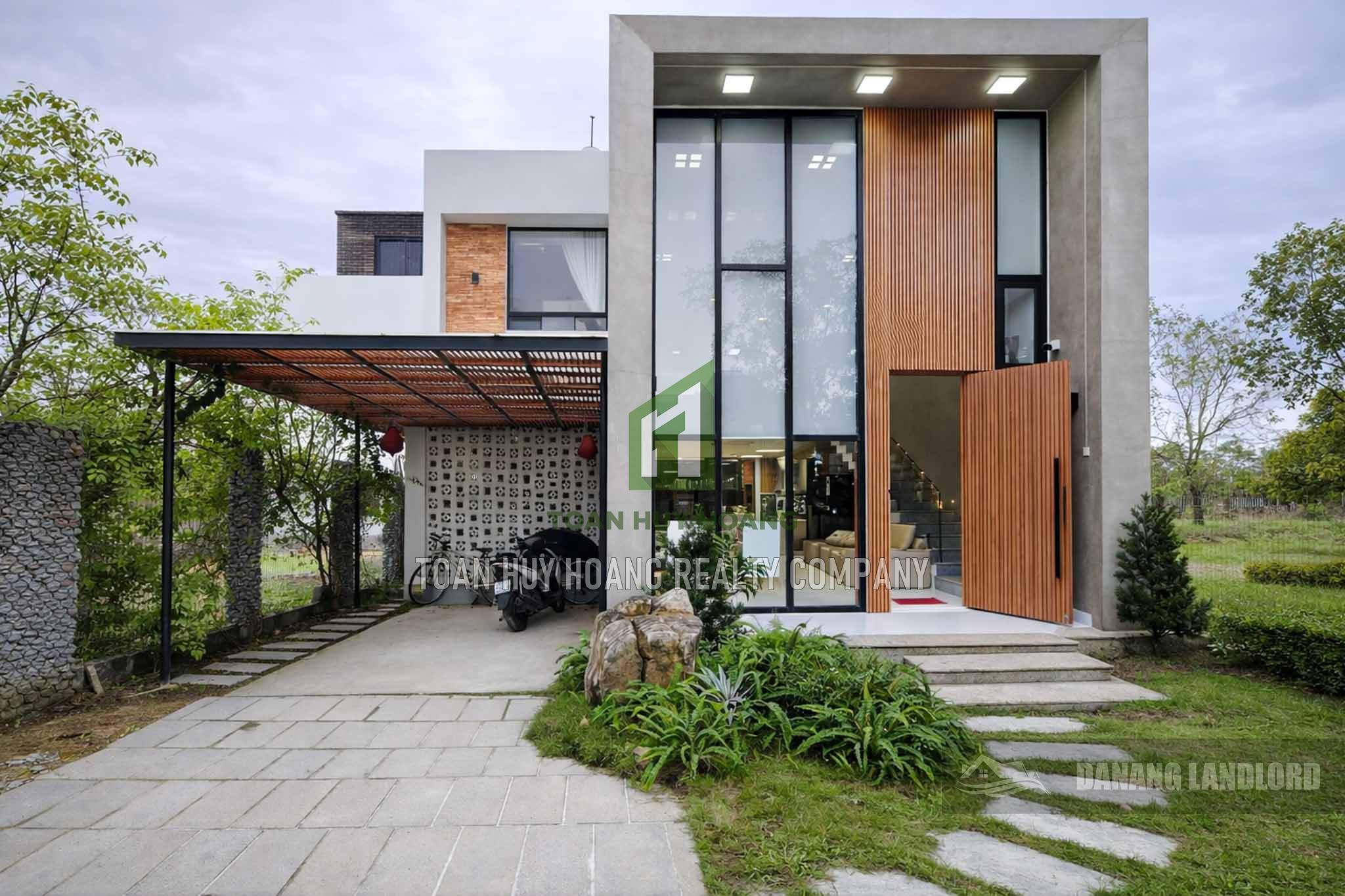 Modern FPT Villa with 3 Bedrooms and Garden \u2013 D433