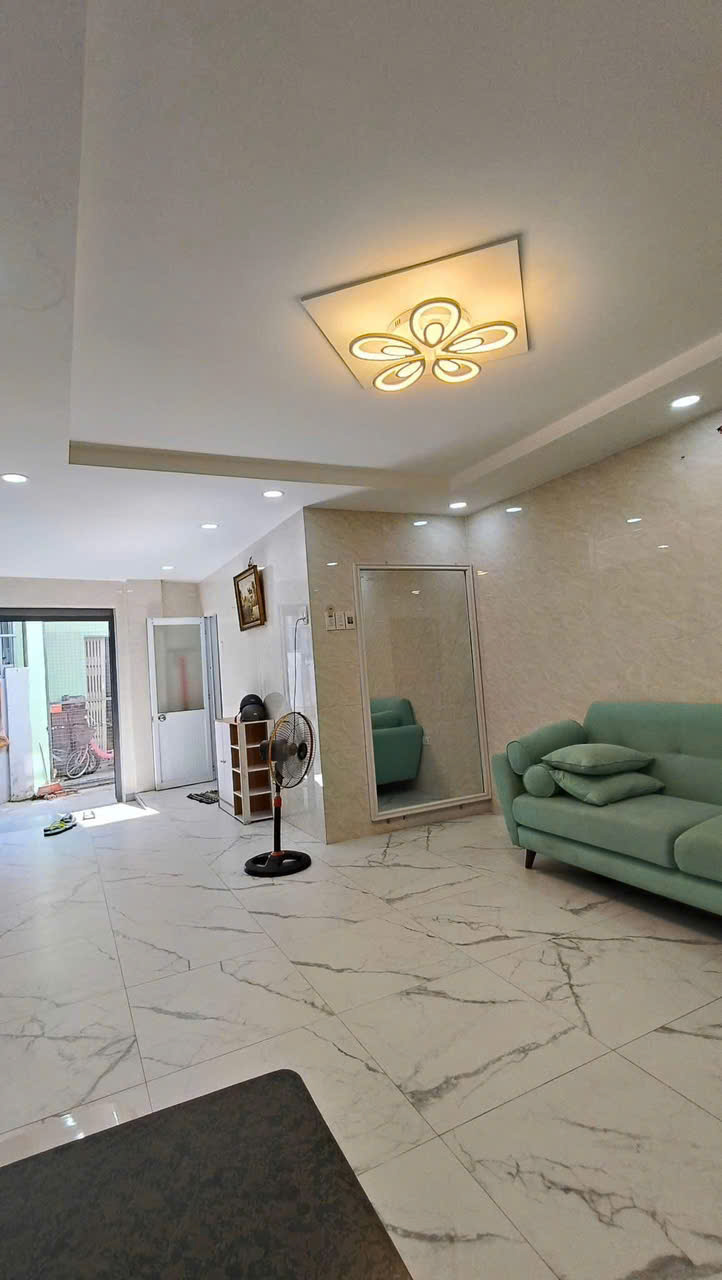 Luxury 5 bedroom villa at The Point – B766