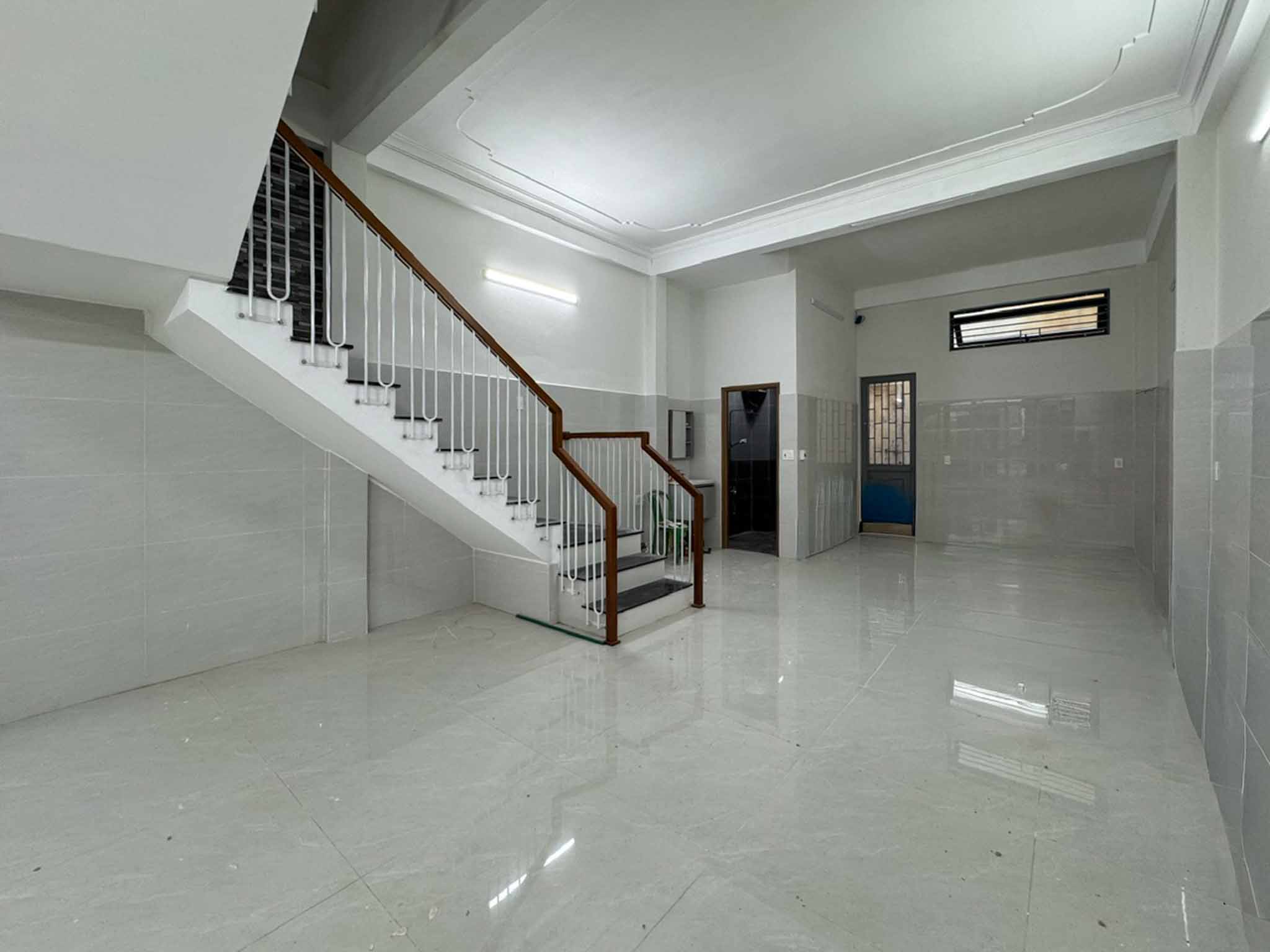 2 storey house near Vincom suitable for office or spa – D398