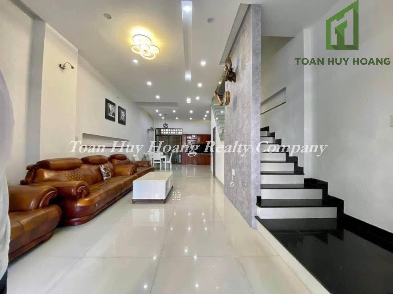 Beautiful 4 bedroom house near My Khe beach – B104