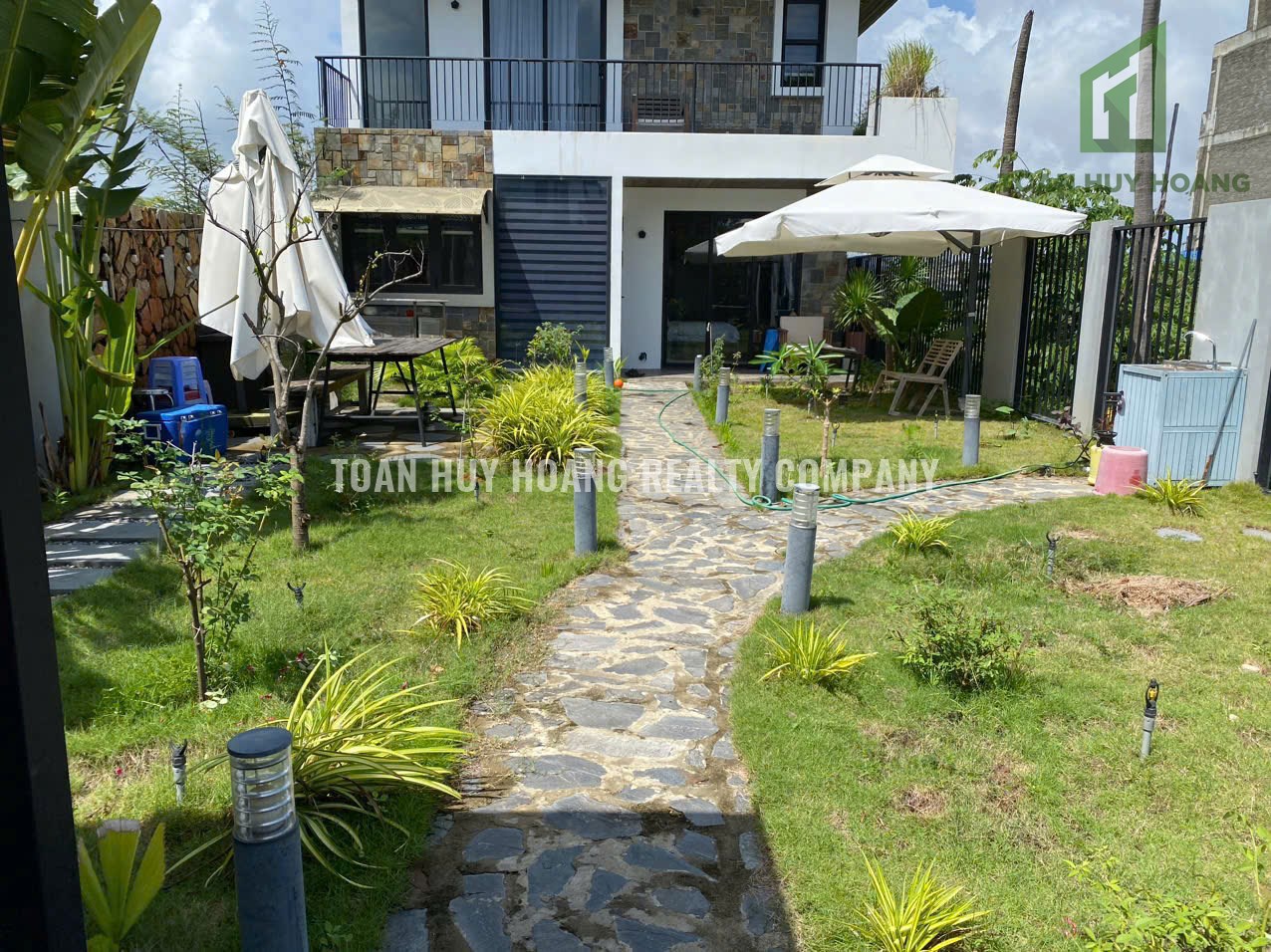 House for rent with 4 bedrooms in Regal Pavillon – H2194